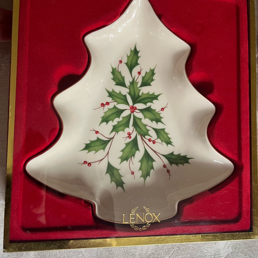 Lenox Festive Holly Tree Dish - Green and Cream. New inbox. $44 originally.